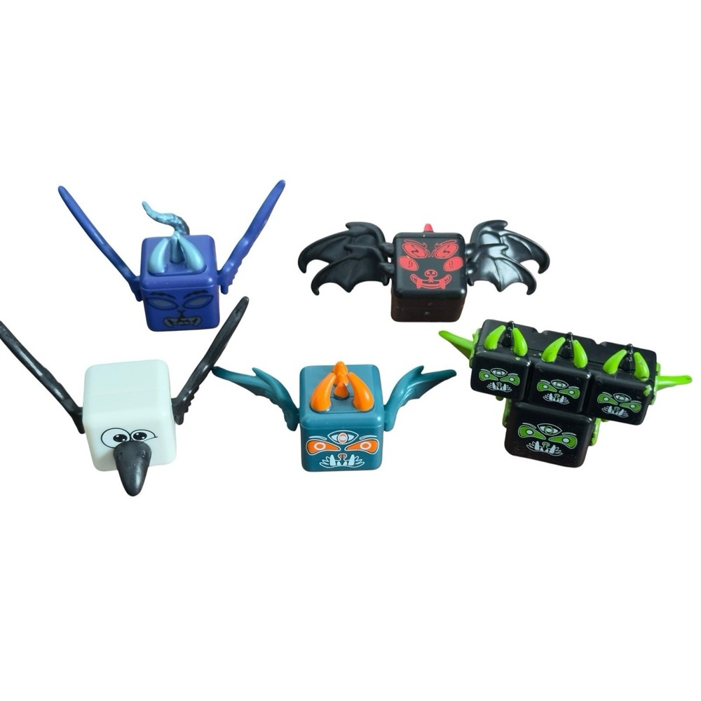 Roblox Action Figures Lot Of 11 Vampire Hunters Monsters Bat Creatures No Codes - Picture 6 of 8